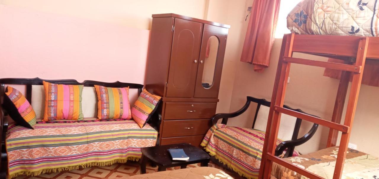 Hostal Otavalos Inn ภายนอก รูปภาพ