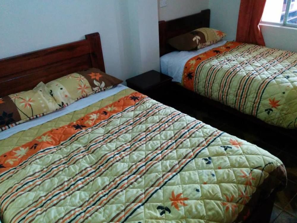 Hostal Otavalos Inn ภายนอก รูปภาพ